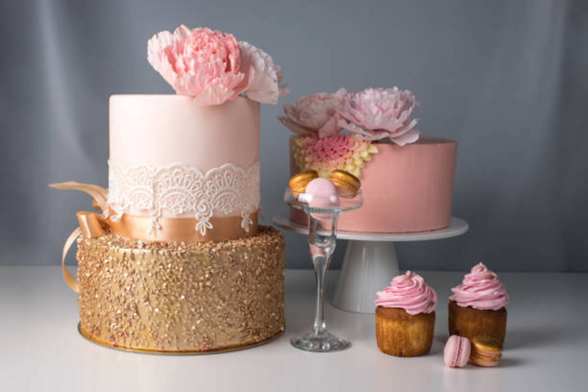 Rose Gold Wedding Cakes