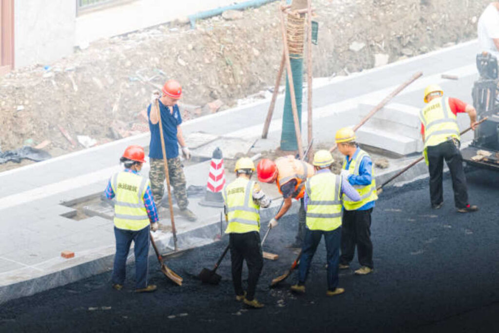 Choosing the Right Asphalt Contractor in Garden Grove